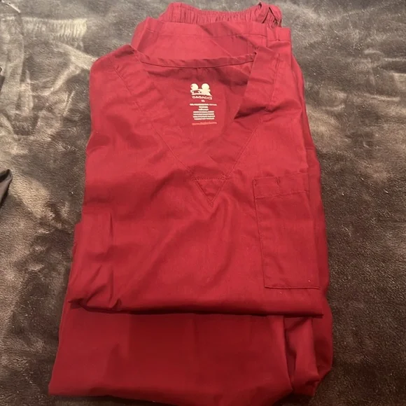 Scrub Set - Picture 2 of 3